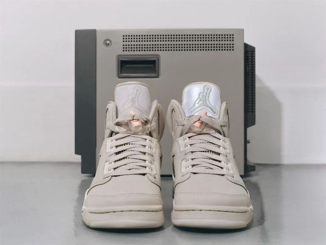 除超限量 AJ1还有 AJ11 的新玩法！凯发k8Jordan「年底大招」突然官宣！(图4)