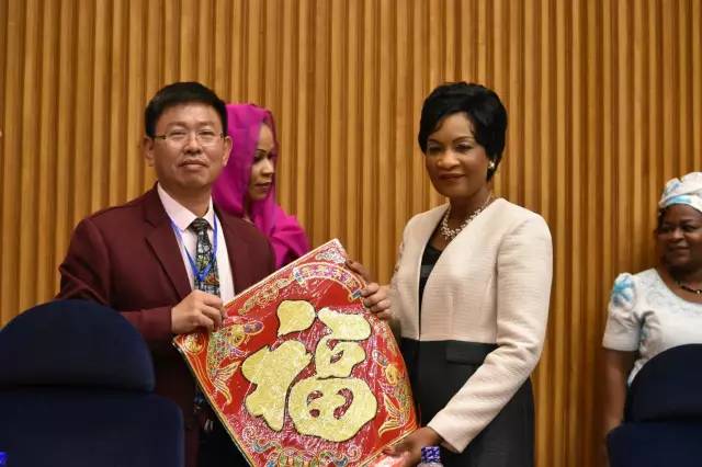 非洲富士康”客户包括美总统和女儿!凯发K8中国制鞋教父闯非洲干成“(图8) 非洲富士康”客户包括美总统和女儿!凯发K8中国制鞋教父闯非洲干成“(图8)